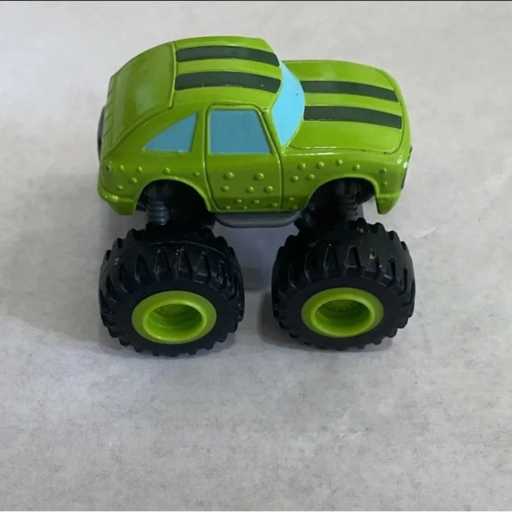 Viacom Blaze Greenbrier Colorful Mattel Vintage Monster Truck Toy Set